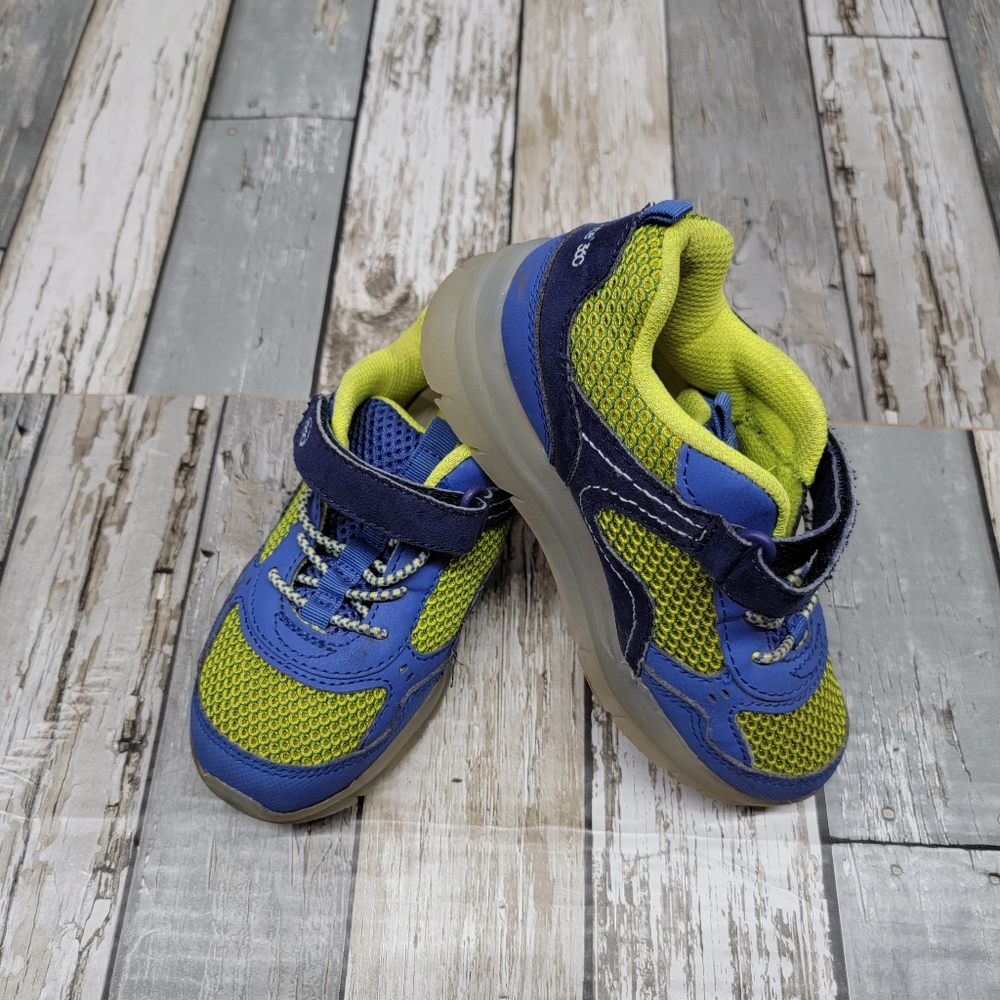 Stride Rite (Sz11) STRIDE RITE 360 marcel Sneaker - Kids.